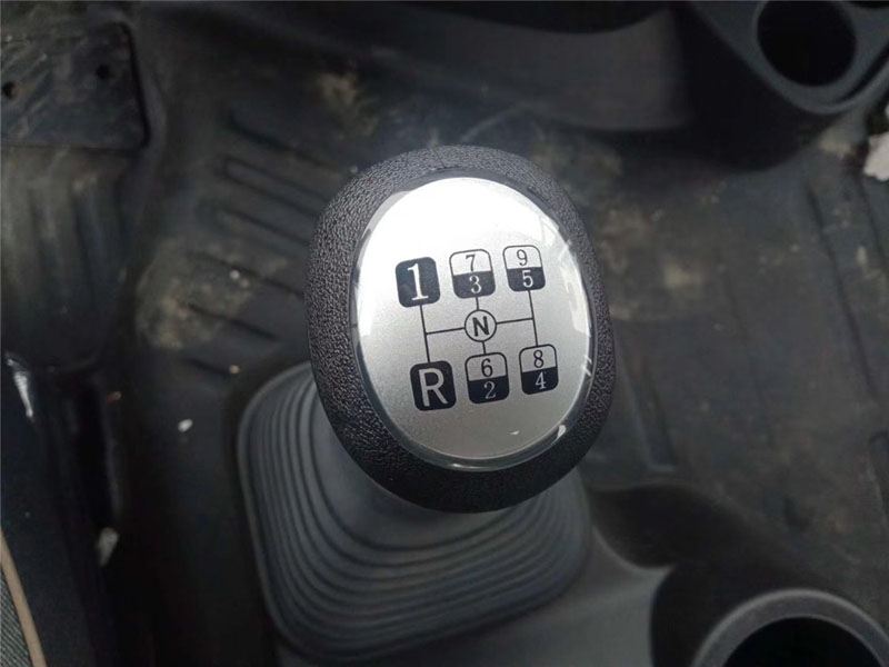 东风天龙前四后八29.7方350马力铝合金运油车20吨不超载