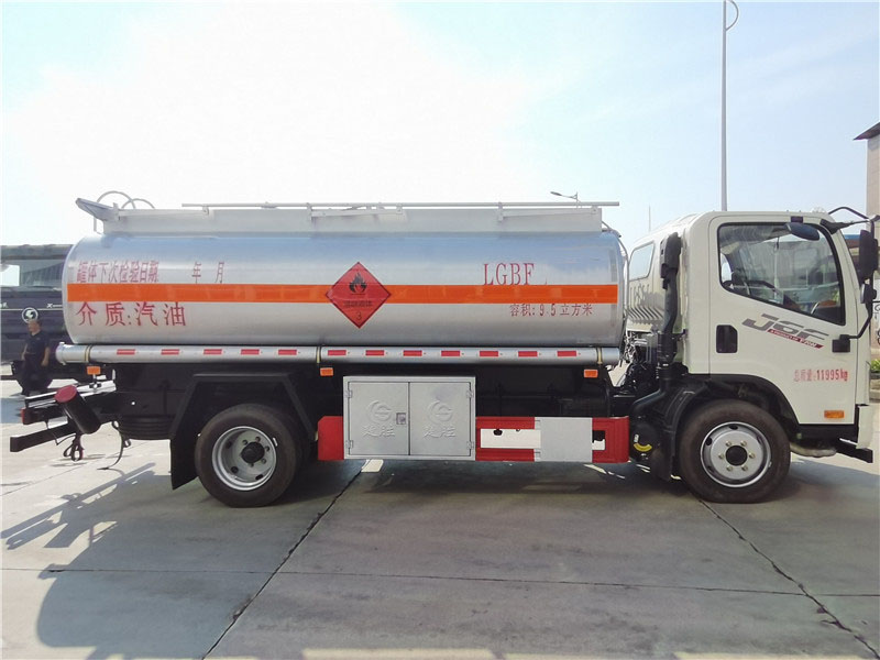 9.5方 楚胜解放J6油罐车