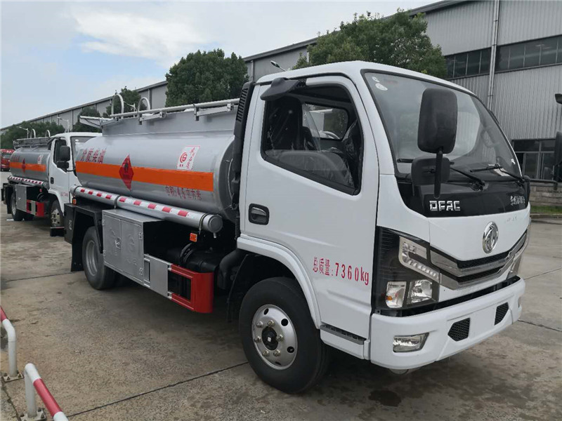 东风多利卡4.5方 加油车