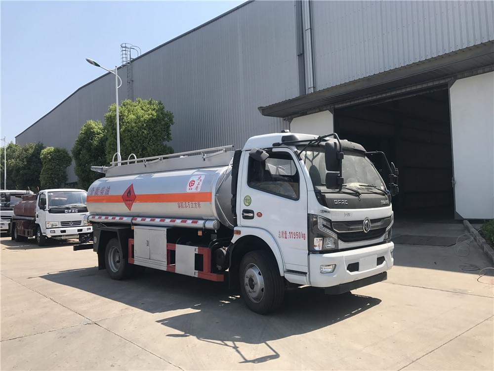 8.5方 东风凯普特油罐车