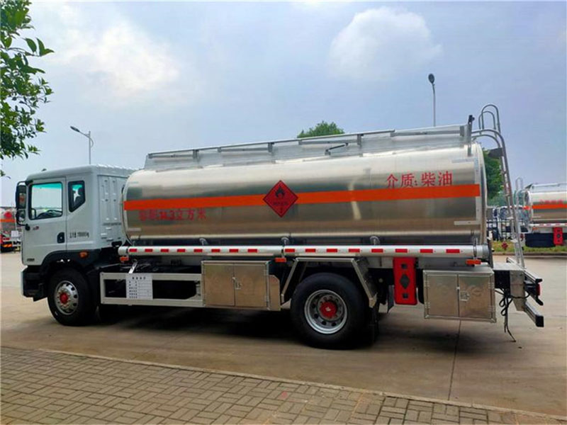 14.3方东风天锦 油罐车