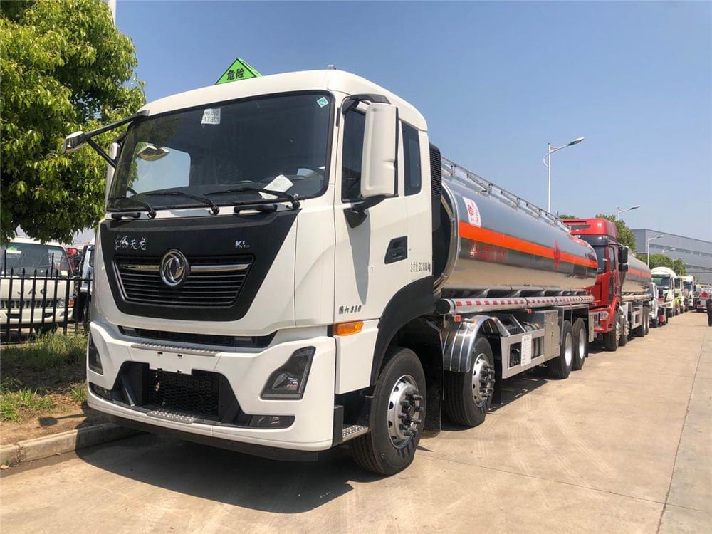 25.2 东风天龙前四后八铝合金运油车