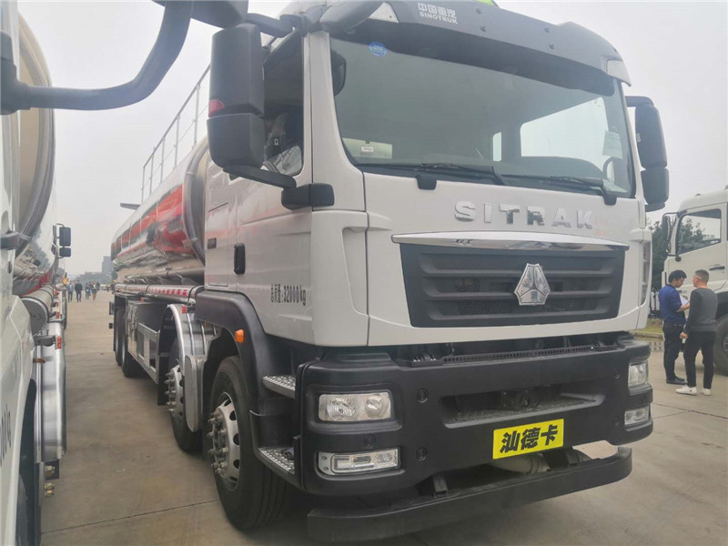 30.4方铝合金油罐车-31方油罐车可装26吨