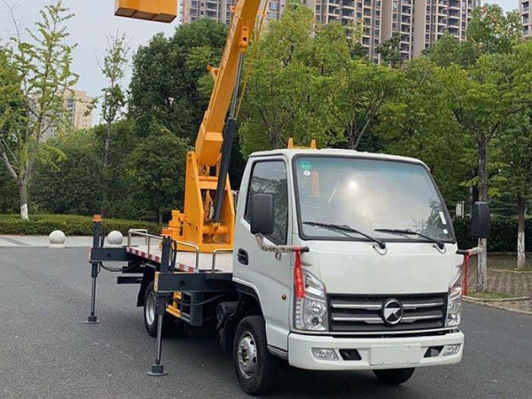 华通凯马汽油高空作业车