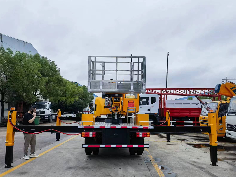 五十铃蓝牌高空作业车