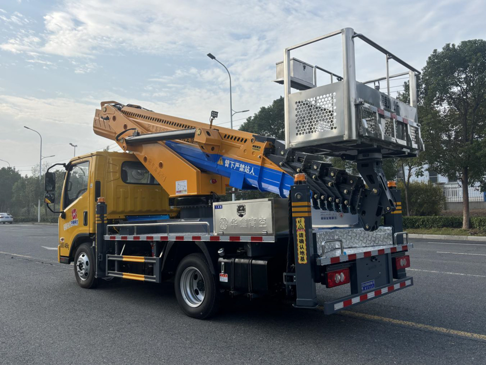 福田领航M5 33米直臂