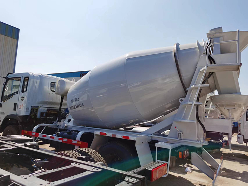 东风S600单桥5.5搅拌车