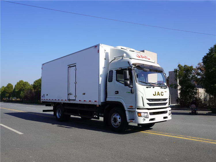 国六 江淮帅铃Q9(6.8米冷藏车)