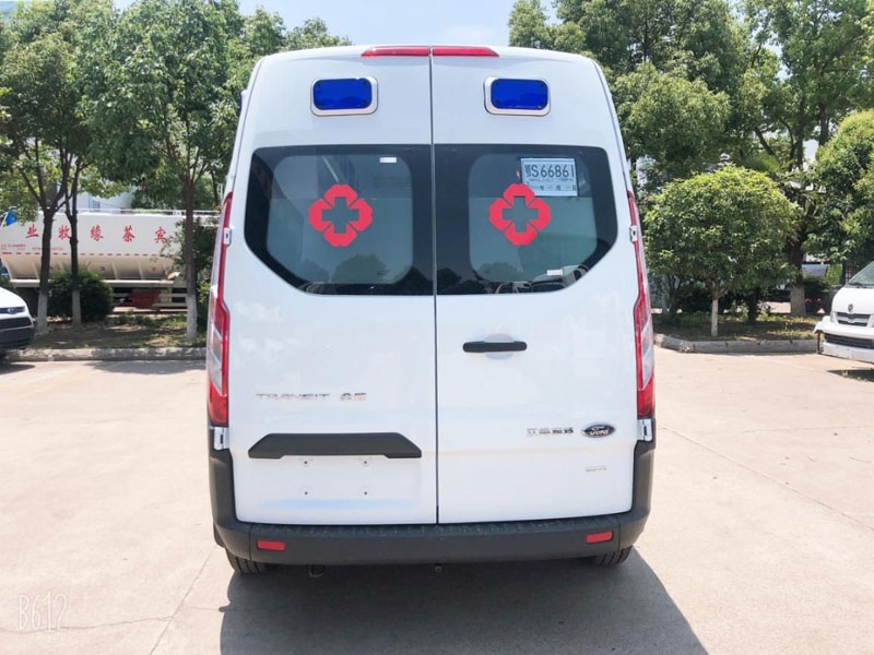 福特V362中轴中顶监护型救护车(汽油)