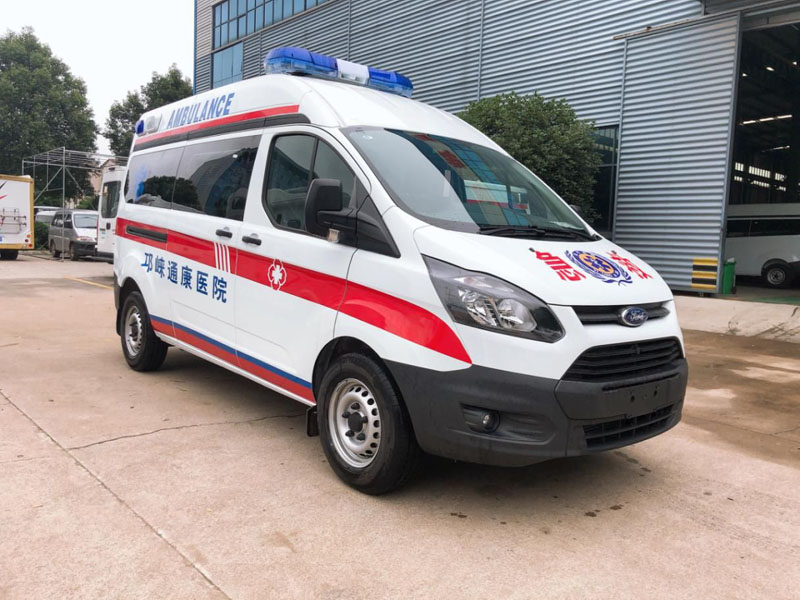 福特V362中轴中顶负压监护型救护车(长排警灯)