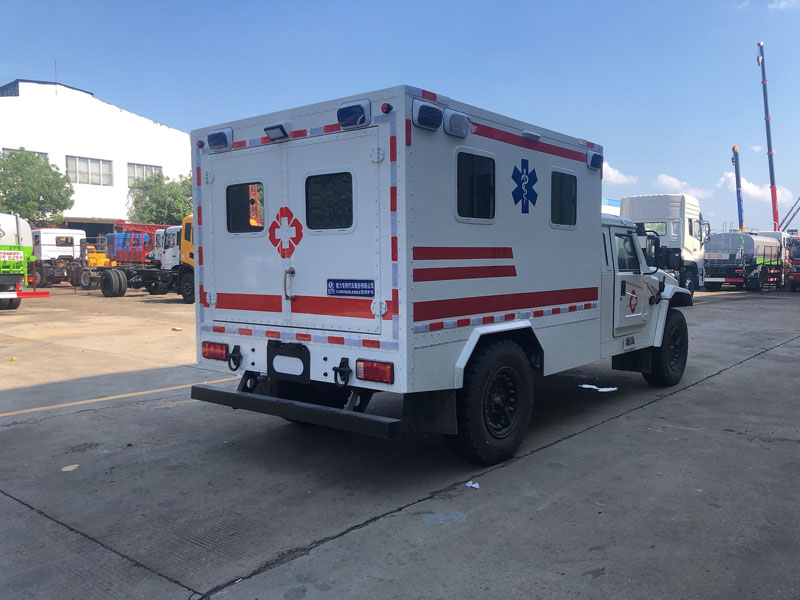 东风猛士越野型救护车(柴油)
